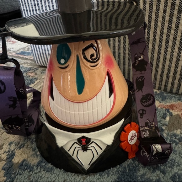 Disneyland The Nightmare Before Christmas Oogie boogie bash Mayor Sipper - Picture 6 of 13